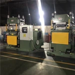 Mașină de presă hidraulică pentru confecționarea plăcuței de frână